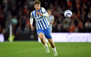 Cầu thủ 17 tuổi đá chính khi Brighton đấu Crystal Palace