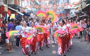 Xem diễu hành lễ hội Nguyên tiêu ở đâu tại TP.HCM?