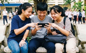 Gen alpha nên làm gì khi thấy clip phản cảm, bạo lực trên mạng xã hội?