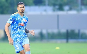 Hoàng Hên ra sân trận giao hữu tuyển Việt Nam đấu Bangladesh