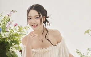 Tuổi 18 rực rỡ của Đoàn Minh Anh- nữ chính Nhà ba tôi một phòng