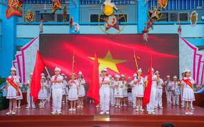 Hướng dẫn thực hiện nghi thức Đội: Có bao nhiêu động tác cá nhân tại chỗ và cá nhân di động?