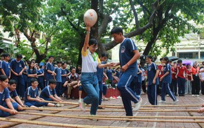 Teen Trường THPT Nguyễn Công Trứ 'vươn mình' trong trại trưởng thành