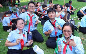 Hàng trăm phụ trách Đội và thiếu nhi tham gia hội trại Vững bước tiến lên Đoàn