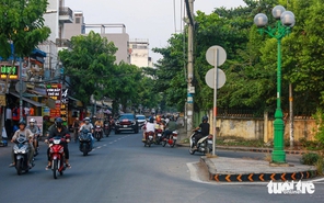 Hướng di chuyển thay thế khi đóng dải phân cách nút giao Trường Chinh - Phạm Văn Bạch