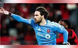 Thủ môn MLS tái hiện khoảnh khắc gần 16 năm mới xuất hiện