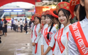 Ba thập kỷ đầy tự hào của thầy và trò Trường THPT chuyên Hùng Vương