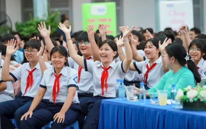 Hơn 500 teen trải nghiệm một ngày làm học sinh Trường THPT Nguyễn Thái Bình