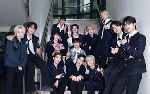 SEVENTEEN tái ký hợp đồng lần 2 với đội hình đầy đủ 13 thành viên