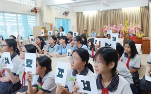 Học trò thành phố Lớn lên cùng sách