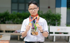 10 năm tự học cờ tướng, nam sinh lớp 12 giành huy chương cấp thành phố