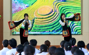 Teen Trường THPT Củ Chi kể chuyện giữ gìn bản sắc văn hóa dân tộc qua âm nhạc và thời trang