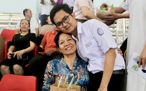 Học trò THPT Trịnh Hoài Đức cất lên những lời chưa kịp nói