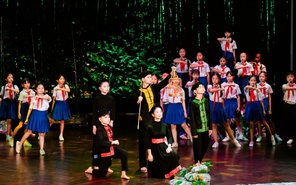 Vở 'Nhạc kịch - Huyền thoại tuổi thiếu niên': Trang sử Đội sống lại qua nghệ thuật sân khấu