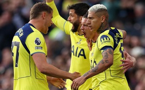 Tottenham thoát khỏi nhóm xuống hạng sau trận thắng Aston Villa