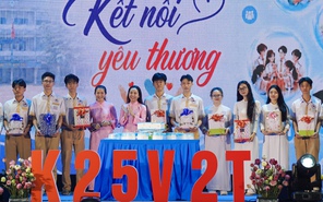 Lời xin lỗi bất ngờ tại lễ tri ân và trưởng thành của Trường THPT Võ Trường Toản