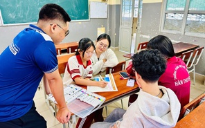 Học trò Trường THPT Hàn Thuyên thích thú giải mã kiến thức địa chất