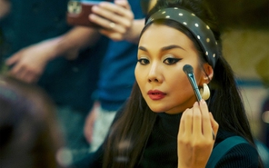 Sự trở lại đầy mới mẻ của Thanh Hằng trong Mesdames Thanh Sắc