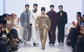 F4 điện ảnh Võ Điền Gia Huy, Quốc Anh, Ma Ran Đô, Trần Ngọc Vàng trình diễn gây sốt tại AVIFW