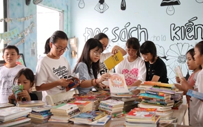 Khởi động trao tủ sách Khăn Quàng Đỏ tại phường An Phú Đông