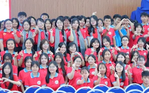 Hơn 300 chiến sĩ Hoa phượng đỏ THPT phấn khởi tham dự lễ ra quân cấp trường