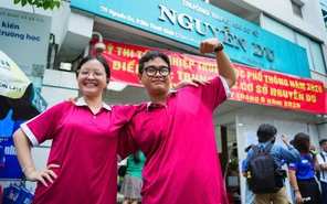 Chiều ngày 10-6, thí sinh làm thủ tục thi tốt nghiệp THPT năm 2026