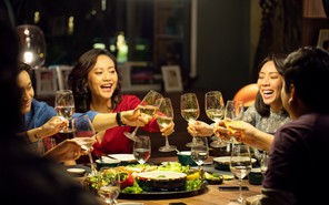 Tiệc Trăng Máu thu về 155 tỷ đồng lập kỷ lục đứng đầu phòng vé 4 tuần liên tiếp