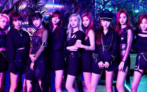 Twice thiết lập kỷ lục YouTube mới với 17 MV cán mốc 100 triệu lượt xem
