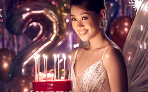 Mừng tuổi 27, Khánh Vân hoá thân thành nàng tiên Tinker Bell