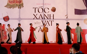 “Tóc xanh - Vạt áo” nâng niu, giữ hồn Việt phục