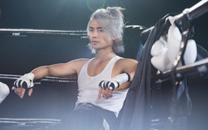 Lợi Trần được võ sĩ Nguyễn Trần Duy Nhất "nhường" đai vô địch tại The Champion