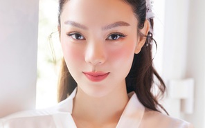 Những hình ảnh đầu tiên của Minh Hằng trong lễ gia tiên