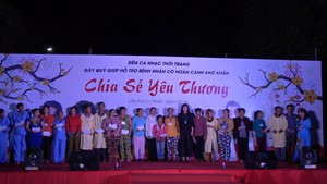 Ấm áp đêm văn nghệ “Chia sẻ yêu thương” tại bệnh viện