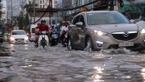 Phút cảnh báo: Cần chủ động đối phó với nguy cơ ngập cao vì mưa kết hợp triều cường