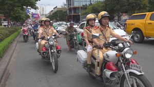 Tin nóng 24h: Người dân ghi hình cảnh sát giao thông sao cho đúng luật?