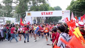 “Việt Nam Kizuna Ekiden 2019” chạy tiếp sức truyền tải thông điệp an toàn giao thông