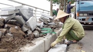 Thay áo mới cho đường ven Hồ Tây