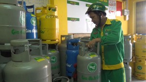 Sau 5 lần tăng, giá gas giảm 33.000 đồng/bình 12kg