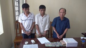 Bắt giữ 3 nghi phạm mua bán trái phép 3 bánh heroin