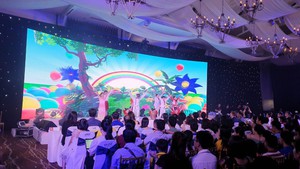 Xuân Bắc, Ngô Kiến Huy, Midu hào hứng cùng các bé 