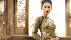 Giải trí 24h: NTK Võ Việt Chung mang “Xuân thì” đến Gala Aodai Canada 2019