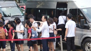 Làm sao để bảo vệ an toàn cho trẻ từ trong xe  ô tô?