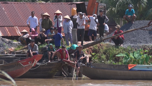 Hai ghe gỗ va chạm trên sông Trà Ngoa, một người mất tích