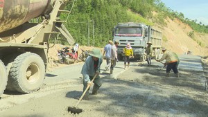 Học sinh xã vùng cao Phú Mỡ không còn lội suối đến trường