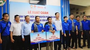 TP.HCM xuất quân đội hình thanh niên tình nguyện khắc phục hậu quả cơn bão số 9