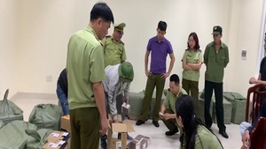 Video: Thu giữ hơn 8.000 điếu thuốc lá điện tử kinh doanh qua mạng xã hội ở Hà Nội