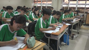 Không được dạy thêm cho học sinh tiểu học và học sinh học 2 buổi/ngày