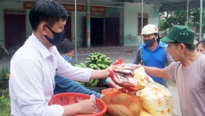 Góc nhìn trưa nay | Ấm lòng những món quà quê người dân gửi tặng khu cách ly