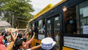 Video: Myanmar thả 25.000 tù nhân vì lo ngại COVID-19