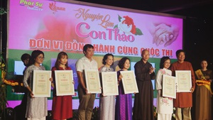 Trao giải cuộc thi viết “Nguyện làm con thảo”